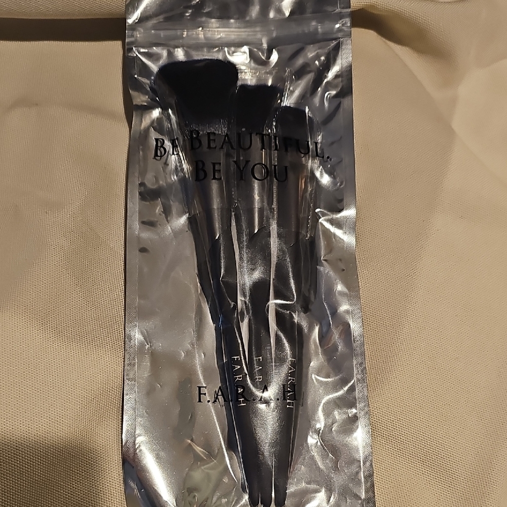 Farah Black 3 Piece Makeup Brush Set